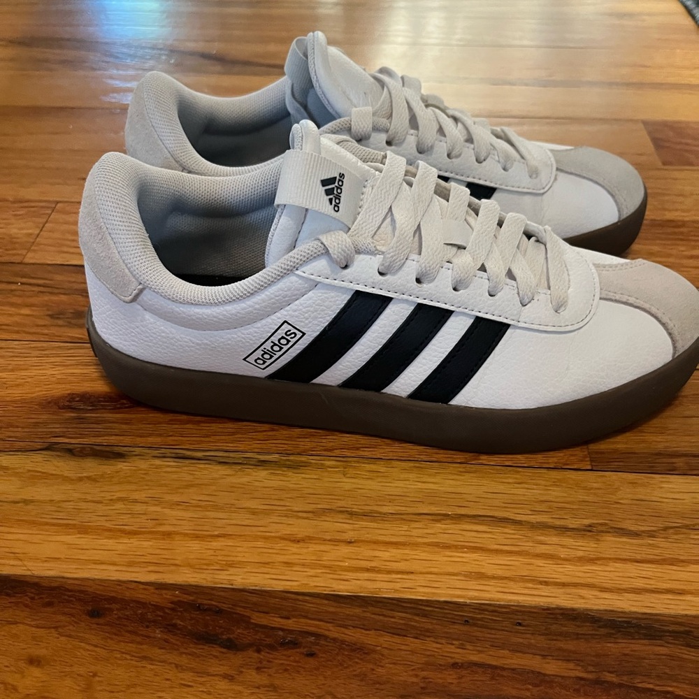 Adidas VL court Shoes